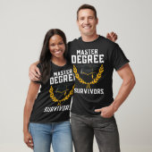マスターズ学位の生存者_3 Tシャツ (ユニセックス)