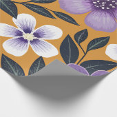 マスタードの背景に紫と白の花 ラッピングペーパー (角)