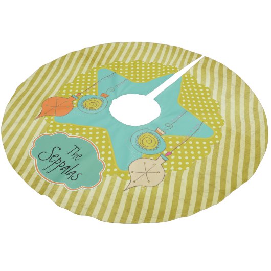 マスタードットとストライプのパーソナライズされたツリースカート ブラッシュドポリエステルツリースカート (アングル)