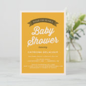 マスタードヴィンテージタイポグラフィベビーシャワー 招待状 (スタンド正面)