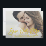 マスタード素朴書救の日付カード セーブザデート<br><div class="desc">素朴セーブ・ザ・デート案内はマスタードの黄色いモダンブラシ書とドットのパターン。同様のアイテムや他の色が利用可能。</div>