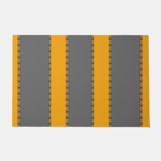 マスタード黄色の垂直ストライプ、グレーでステッチ ドアマット (正面)