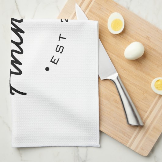 マスター・ベイカー設立の年名前をカスタムする キッチンタオル (四つ折り)