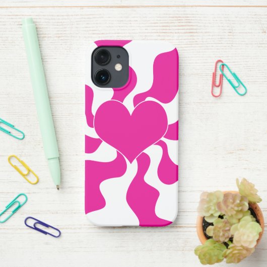 マゼンタとホワイトのハートを愛する iPhoneケース (デスク上)