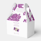 マゼンタのダマスク・ウェディング・ウェルカム フェイバーボックス (裏面サイド)