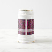 マゼンタのデジタルフラクタルパターン ビールジョッキ (中央)