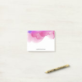 マゼンタの水の色パーソナライズされた ポストイット (デスク上)