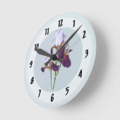 マゼンタシェードの3つのアイリス ラウンド壁時計 (傾斜)