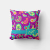 マゼンタパープルターコイズモダンペイズリーパターン クッション (正面)