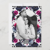 マゼンタピンクと青のインクの花の水彩ウェディング 招待状 (裏面)