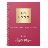 マゼンタピンクのネームスクリプトビジネスロゴ ノートブック (正面)