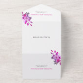 マゼンタピンクの花と葉の結婚アーチ オールインワン招待状 (外側)