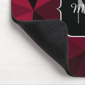 マゼンタピンクの赤い黒い幾何学パターンモノグラム マウスパッド (コーナー)