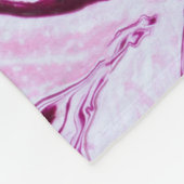 マゼンタマーブルテクスチャ:抽象芸術流体アート フリースブランケット (角)