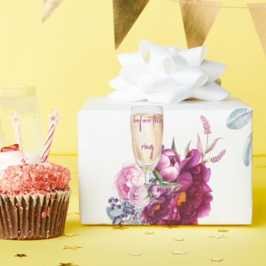 マゼンタ フローラル チャンピエ 結婚指輪の前に ウェディング ラッピングペーパー (誕生日パーティー)