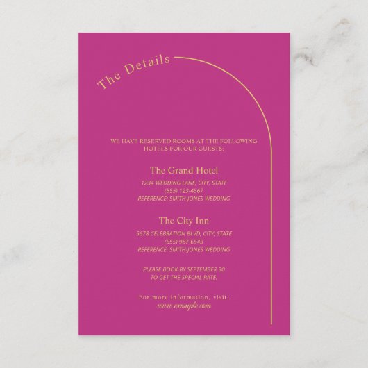 マゼンモダンタミニマルーチ付きマゼンタ結婚ン エンクロージャーカード (正面)