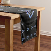 マソニック·マインズ(青) ショートテーブルランナー (インサイチュ)