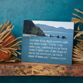 マタイによる福音書第25章40節と王は答える… フォトプラーク (側面)