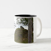 マタイによる福音書第28章6節は彼は来ない。彼は立ち上がったからである。 ツートーンマグカップ (正面右)