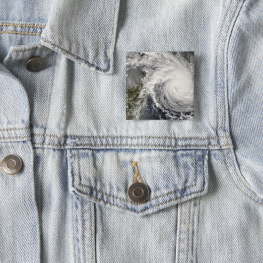 マダガスカルに接近する熱帯低気球増加 缶バッジ (インサイチュ)