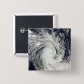 マダガスカル来に上陸する熱帯性風雨 缶バッジ (正面&裏面)