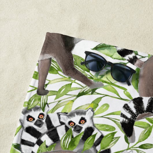 マダガスカル熱帯密林のリングや輪尾のレムルス ビーチタオル (インサイチュ)