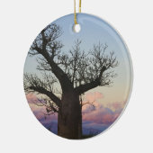 マダガスカル，トリアラ，ベレンティ，バオバブの木々 セラミックオーナメント (左)