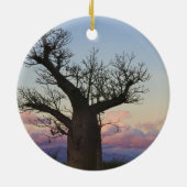 マダガスカル，トリアラ，ベレンティ，バオバブの木々 セラミックオーナメント (裏面)