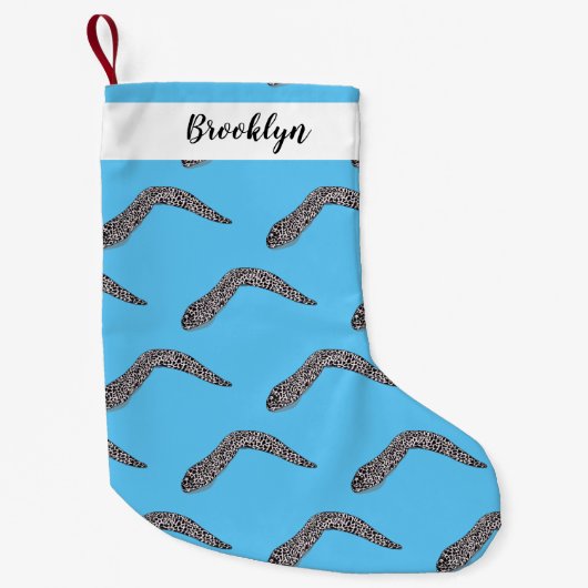 マダラのウナギの漫画イラストレーション スモールクリスマスストッキング (正面)