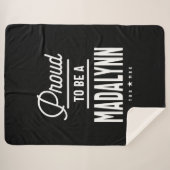 マダリンパーソナライズされたネーム誕生日ギフト シェルパブランケット (正面(横))