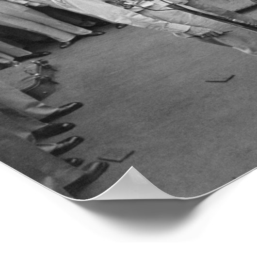 マッカーサー将軍が降伏に署名日本のする ポスター (角)