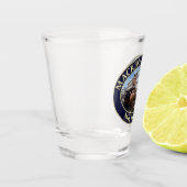 マッキナック島のダウンタウンにある馬と馬車 ショットグラス (左)