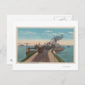 マッキノーシティ、ミシガン州 - 鉄道フェリーのドックの眺め ポストカード (正面/裏面)