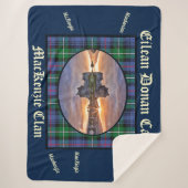 マッケンジークランのアイレアンドナン城タータンチェック シェルパブランケット (正面)