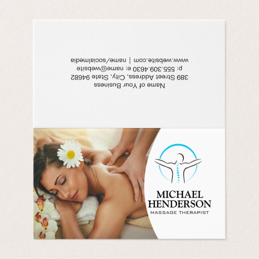 マッサージを受けて微笑む女性 名刺 (外部フラット)
