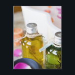 マッサージボトルのクローズアップ油 ポストカード<br><div class="desc">AssetID: 119545212 / {Plattform} /マッサージ油付きボトルのクローズアップ</div>