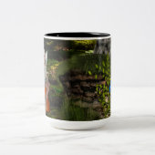 マッシュルームの妖精デザイン2マグカップ ツートーンマグカップ (中央)