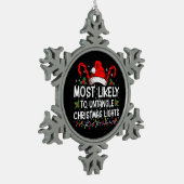 マッチするクリスマスライトのもつれをひきほどく可能性が最も高い スノーフレークピューターオーナメント (左)