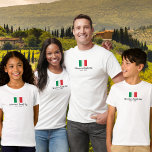 マッチングファミリーイタリイタリアントリップフラカスタムグ Tシャツ<br><div class="desc">旅行はイタリアにあなたの家族や旅行グループと？その後、このシャツは完璧である – デザインはフラグイタリアンと2行の文字を備えカスタムている。家族またはグループ名、休暇の日付、または任意のカスタム文字を追加するクラシックシンプルと – 完璧な旅行の記念品とグル素晴らしープ写真。</div>