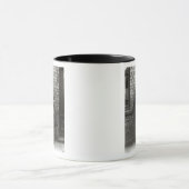 マッチ販売人。 c.1900 マグカップ (中央)