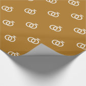 マット結婚金ゴールドのカスタマイズ可能な白のリングや輪 ラッピングペーパー (角)