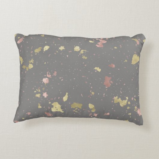 マット金ゴールドとバラ金ゴールドフレーク暖かいダークグレー アクセントクッション (裏面)