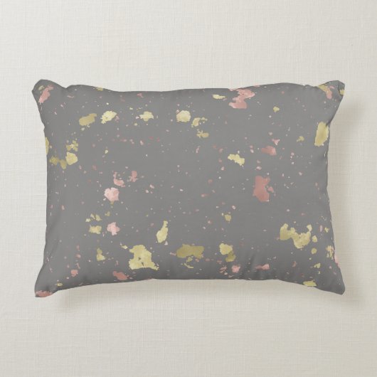 マット金ゴールドとバラ金ゴールドフレーク暖かいダークグレー アクセントクッション (正面)