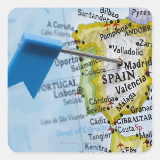 マップ上にスペインのマドリードに配置されたマップピン、クローズアップ スクエアシール (正面)