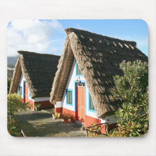 マデイラ島の写真とサンタナの典型的な家 マウスパッド (正面)