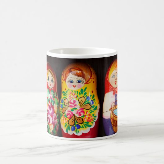 マトカラフルリョシカの人形 コーヒーマグカップ (中央)