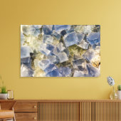 マトリックス中の青色蛍石の結晶 キャンバスプリント (インサイチュ (リビング))