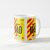 マドリード空港の手荷物ポスターマグ コーヒーマグカップ (正面右)