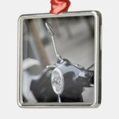 マドリード、ブラックベスパスクーター メタルオーナメント (左)