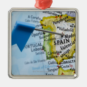 マドリード、地図、クローズアップのスペインに置かれるピンの地図を描 メタルオーナメント
